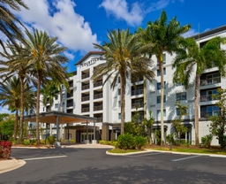 Driftwood Hotel Income I, DST - Image 1